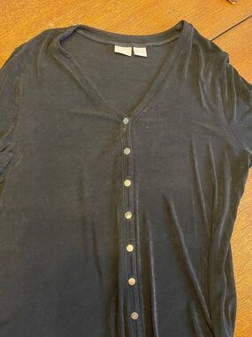 Chico's Black V-Neck Jersey Top